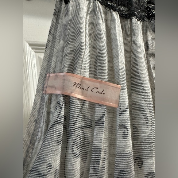 Women’s Mind Code top size small - Picture 4 of 5